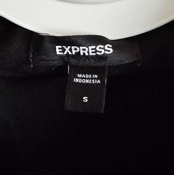 Express twist front button up - Picture 3 of 6